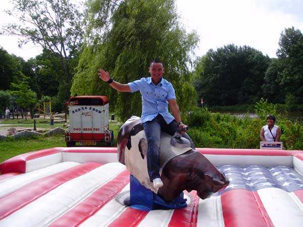 zanger onbetaald atleet Rodeo Stier | Heesbeen Attractieverhuur