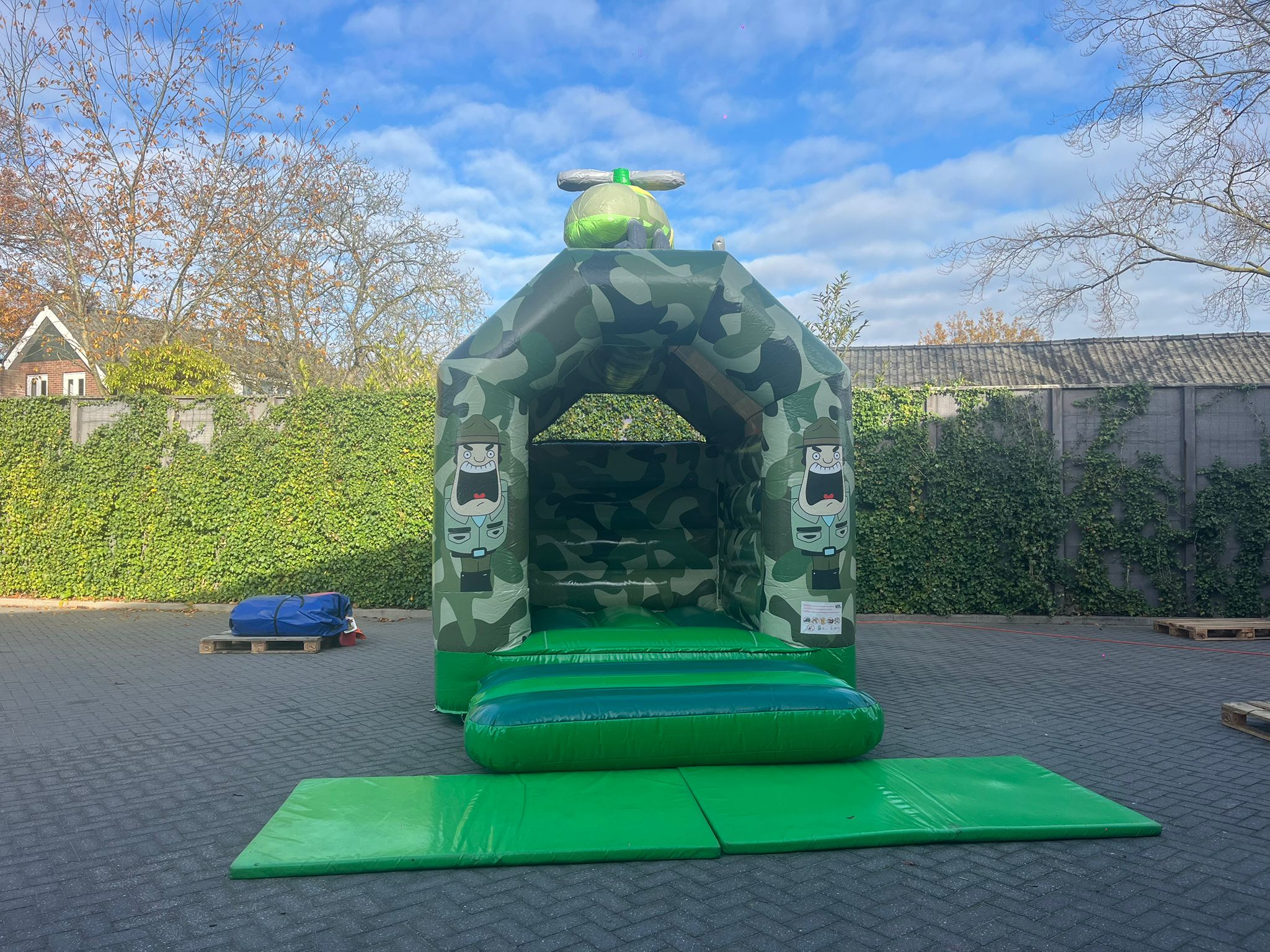 f8de7554-aa24-4e85-889a-487b7820f990